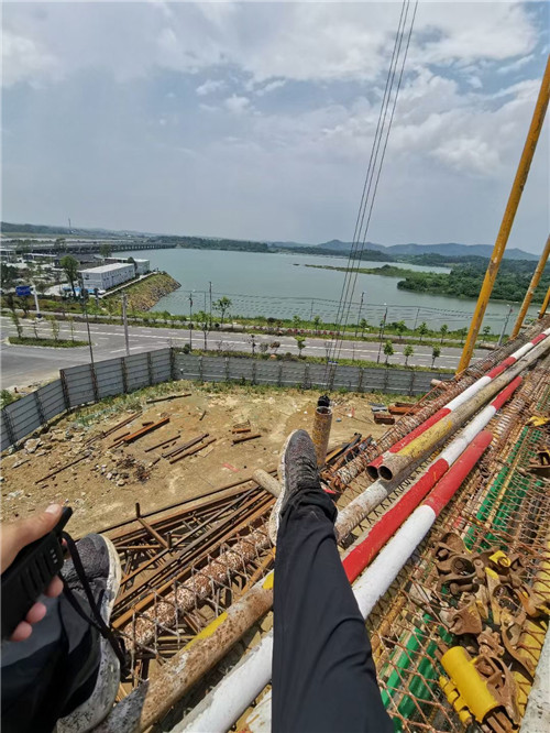 响水县作业中发生设备损坏或人员意外，责任怎么划分？